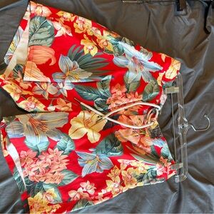 Abercrombie & Fitch Red Floral Women's Shorts